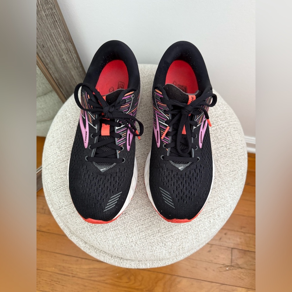 Womens Brooks Sneakers GTS 19 Size 9.5 Medium(B)